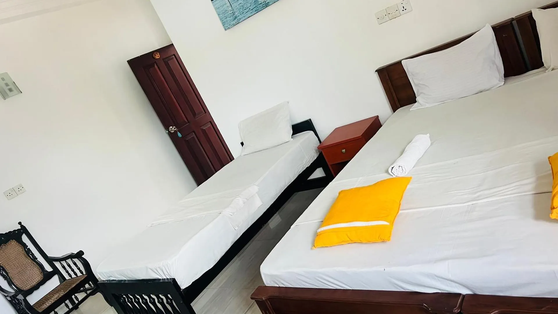Honey Beach Backpackers Negombo